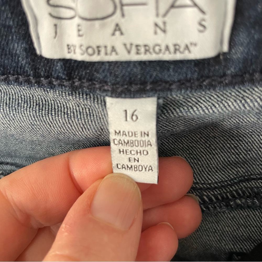 Sofia by Sofia Vergara “Melisa Flare” Dark Blue Jeans, size 16 - Picture 5 of 12